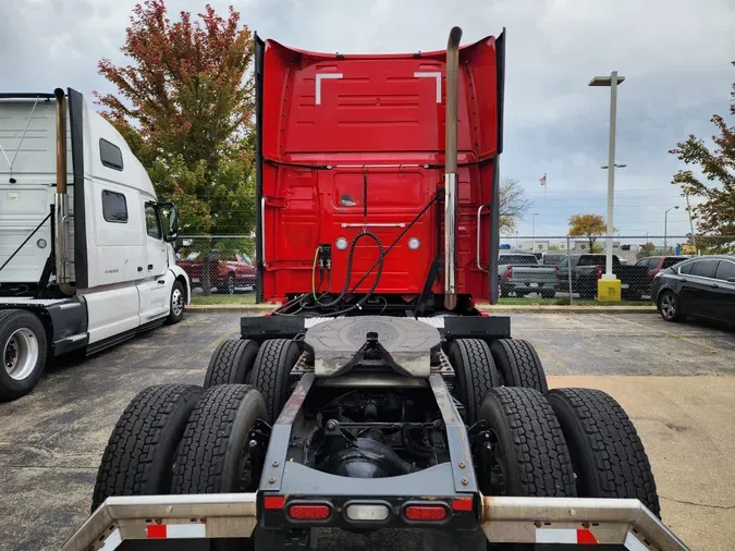 2021 VOLVO VNL64T860