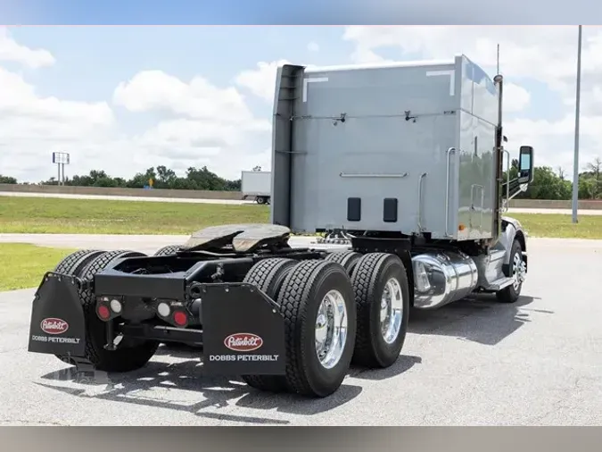2021 PETERBILT 567