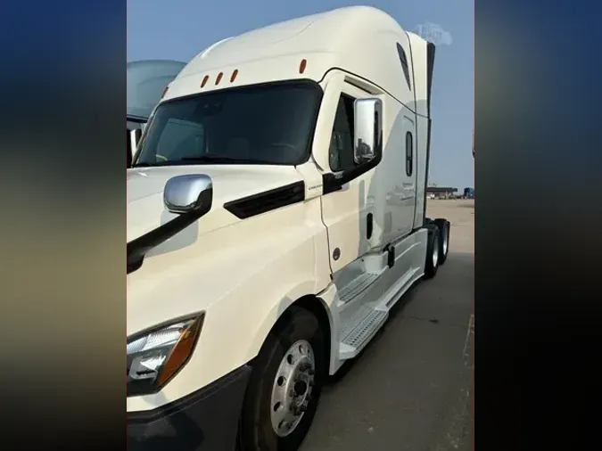 2020 FREIGHTLINER CASCADIA 126