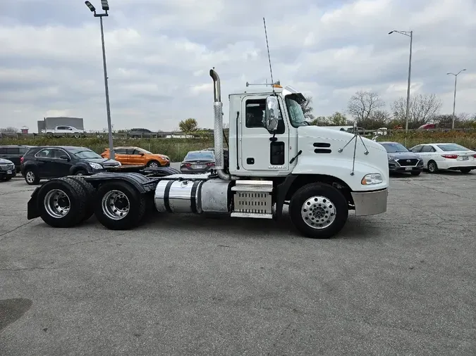 2014 MACK CXU613