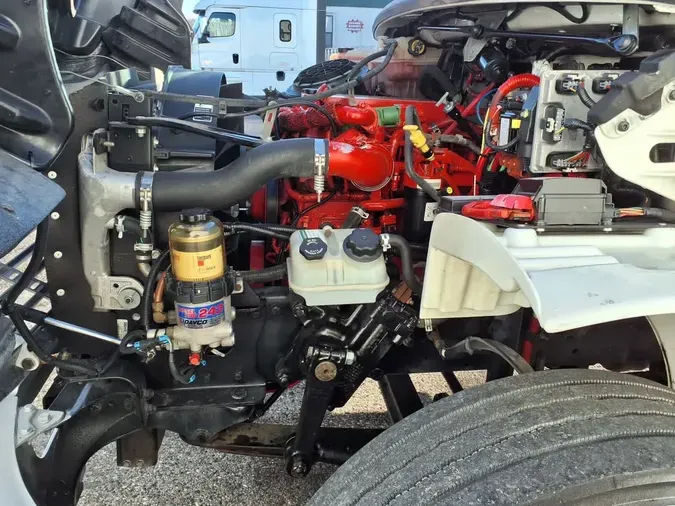 2015 FREIGHTLINER/MERCEDES M2 106