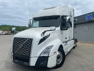 2023 VOLVO VNL64T860
