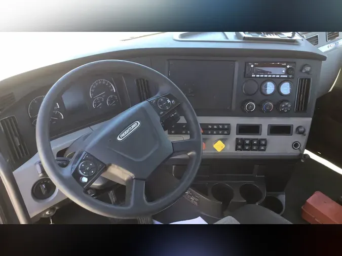 2020 Freightliner Cascadia 126