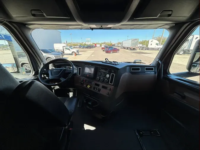2023 Freightliner Cascadia 116