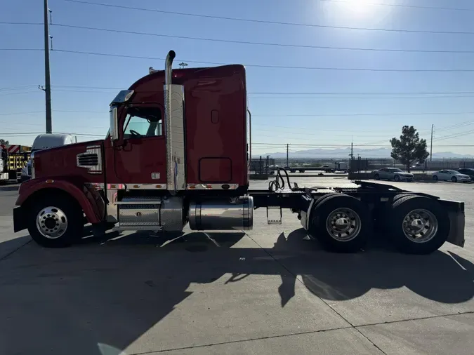 2022 Freightliner CORONADO