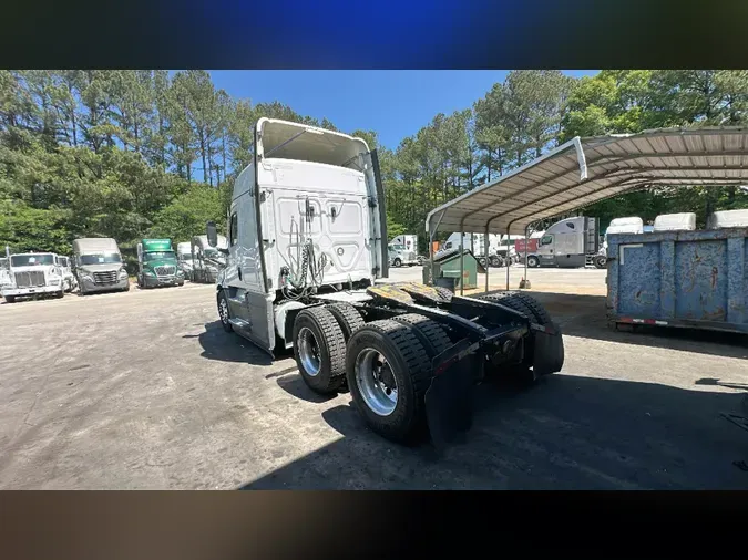 2021 Freightliner Cascadia 126