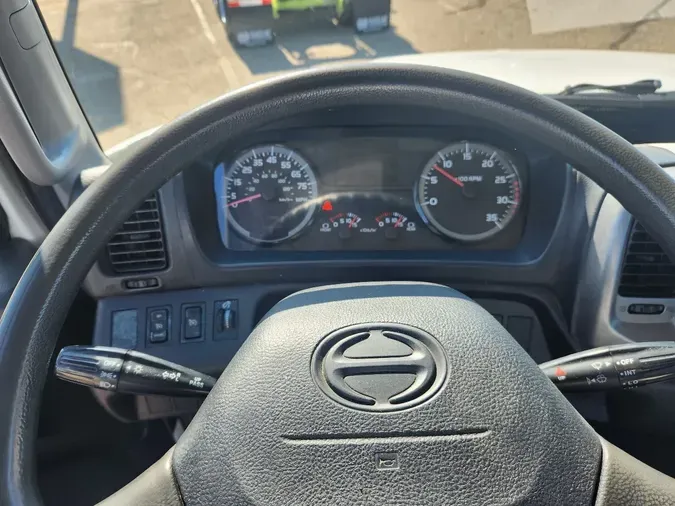 2017 HINO 338