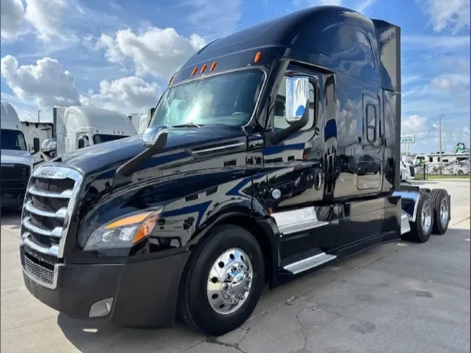 2022 Freightliner Cascadia 126