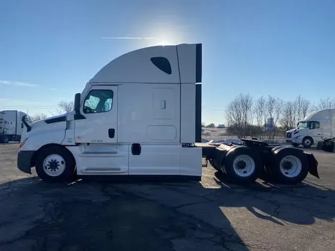 2020 Freightliner Cascadia58b865739fe4d586f14f0ba1641f1cd2