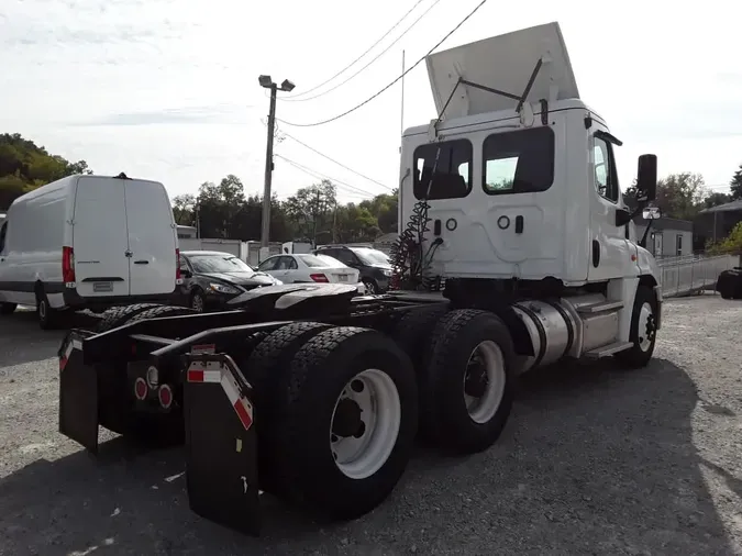 2019 FREIGHTLINER CASCADIA 125