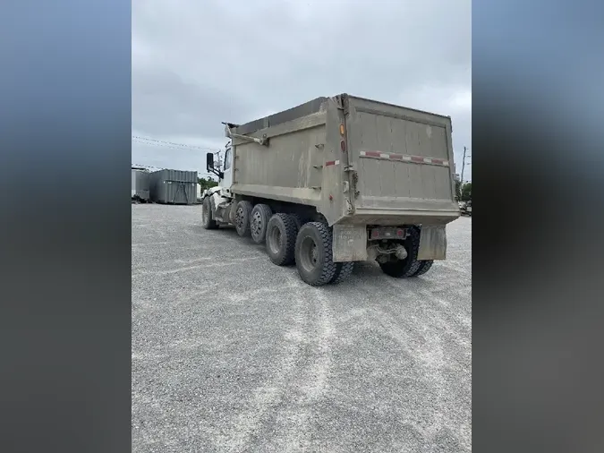 2015 PETERBILT 567