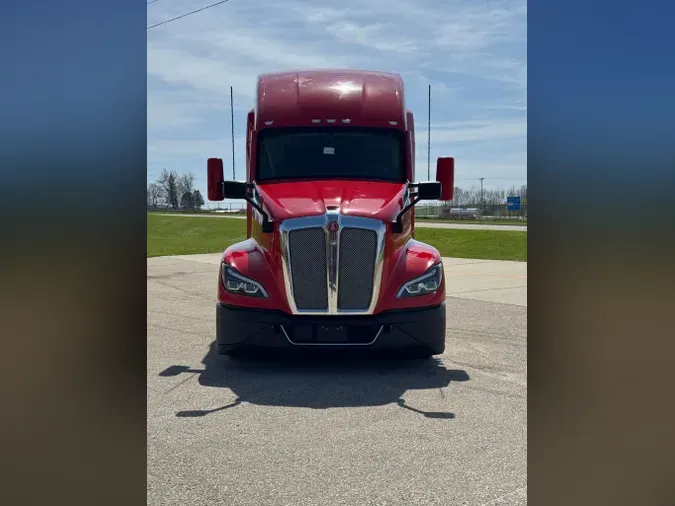 2022 KENWORTH T680