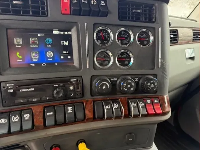 2022 KENWORTH T880