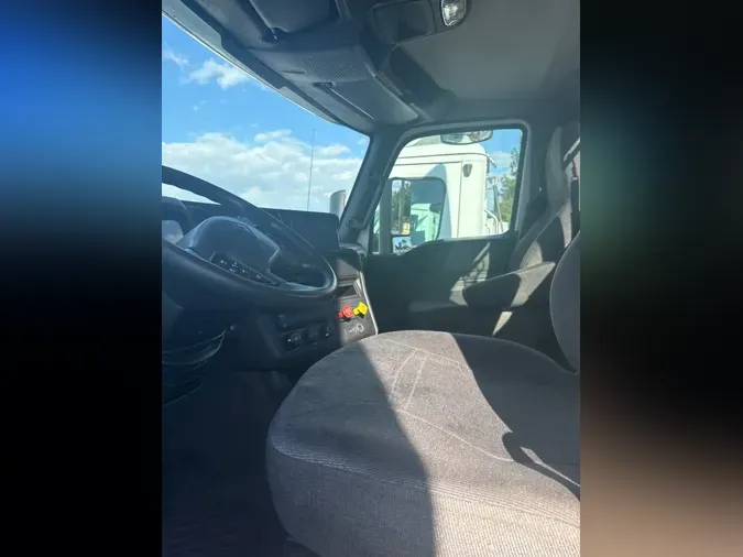 2019 NAVISTAR INTERNATIONAL LT625 DAYCAB T/A