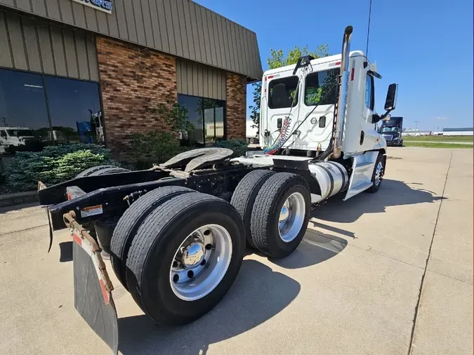 2016 FREIGHTLINER CASCADIA