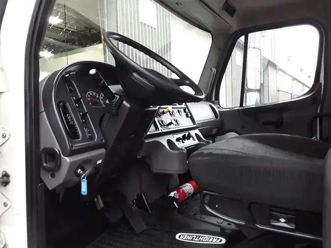 2018 FREIGHTLINER/MERCEDES M2 106
