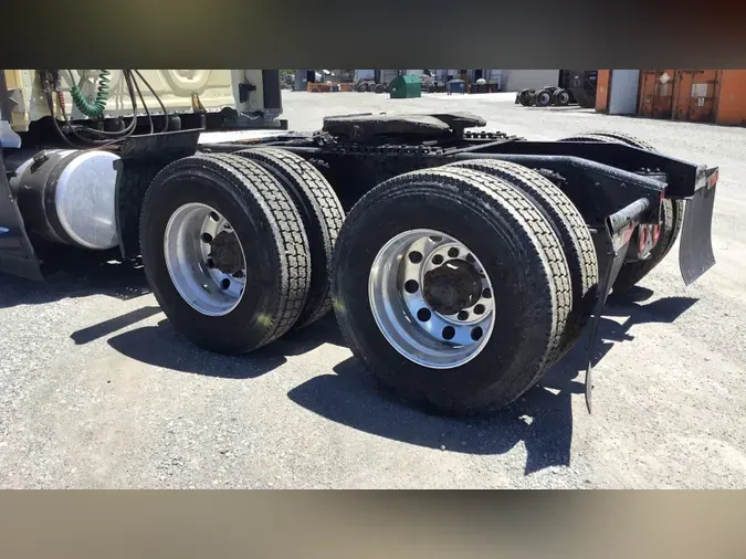 2020 Freightliner Cascadia 126