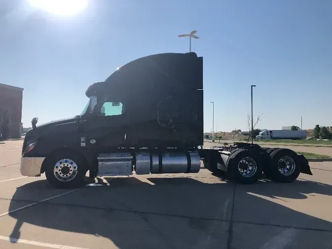 2020 Freightliner T12664ST