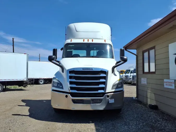 2020 FREIGHTLINER/MERCEDES NEW CASCADIA 116