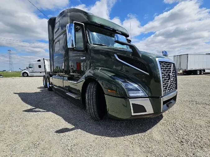 2024 VOLVO VNL64T860