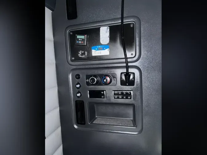 2022 FREIGHTLINER Cascadia 126