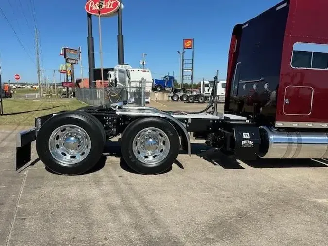 2022 Peterbilt 389