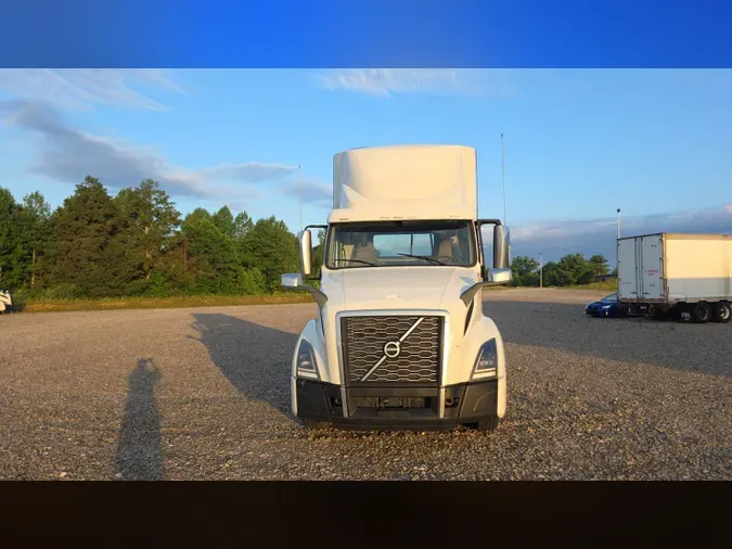 2020 Volvo VNL300