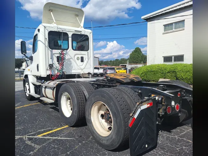 2014 FREIGHTLINER/MERCEDES CASCADIA 125