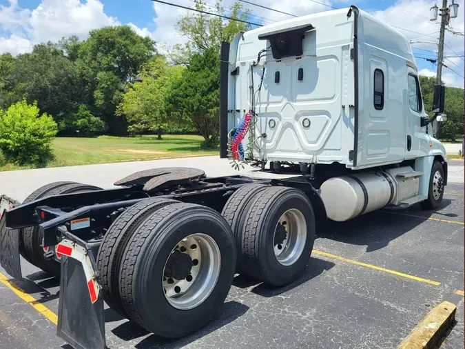 2020 FREIGHTLINER CASCADIA 125