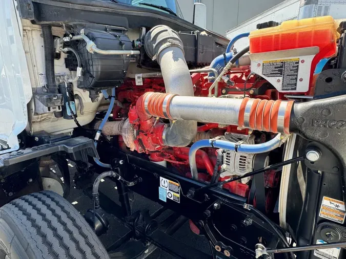 2022 Peterbilt 567