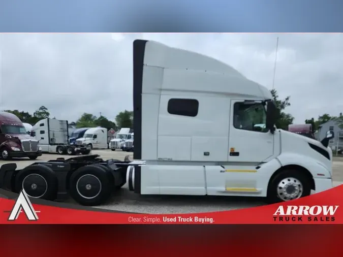 2021 VOLVO VNL740