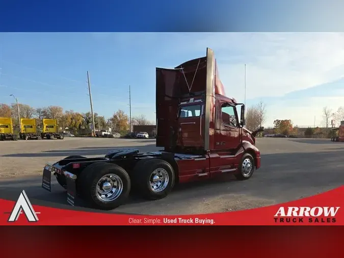 2022 VOLVO VNL64T300
