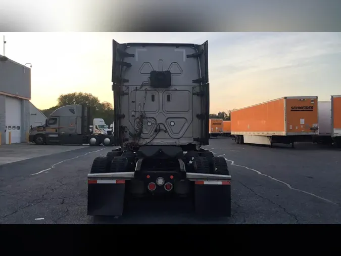 2022 Freightliner Cascadia 126
