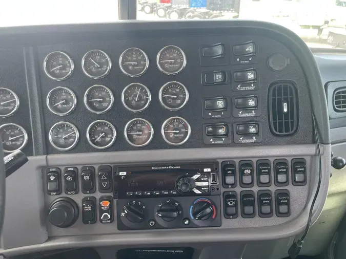 2020 Peterbilt 389