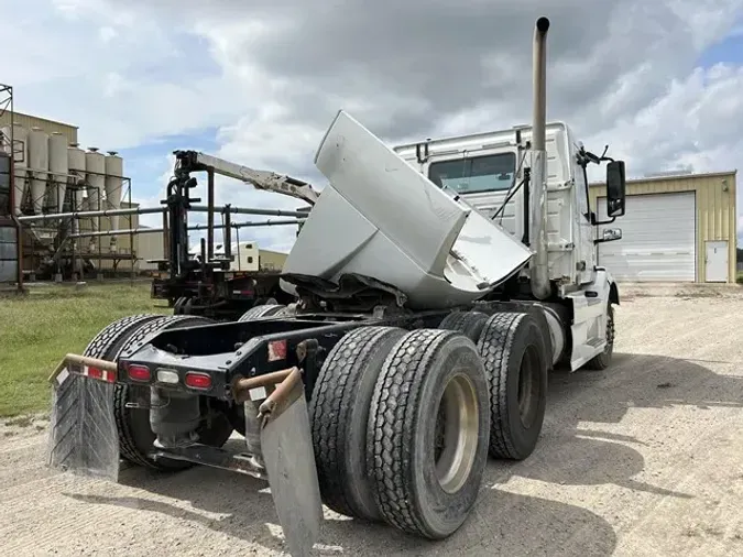 2012 VOLVO VNL64T300