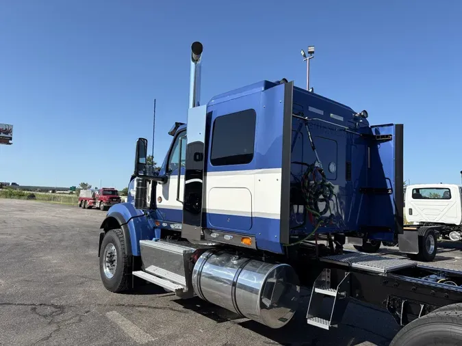 2027 International HX520 SLEEPER58e57ada15f851ef428bc0e7f9ca4997