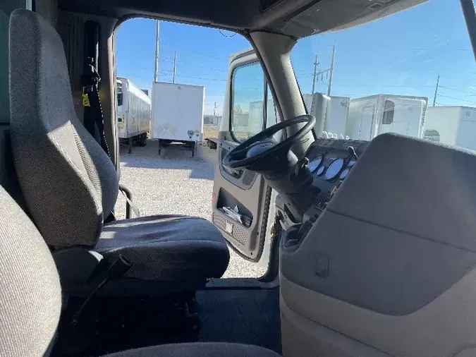 2018 Freightliner X12564ST