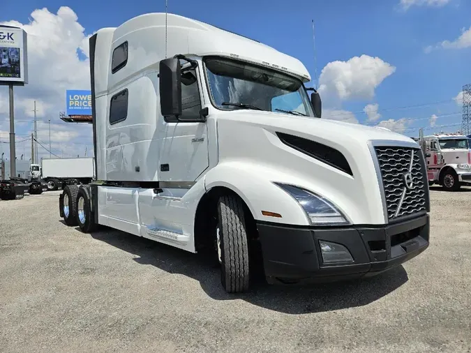 2023 VOLVO VNL64T860