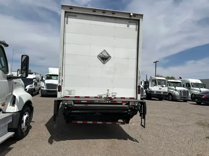 2018 FREIGHTLINER M2 106