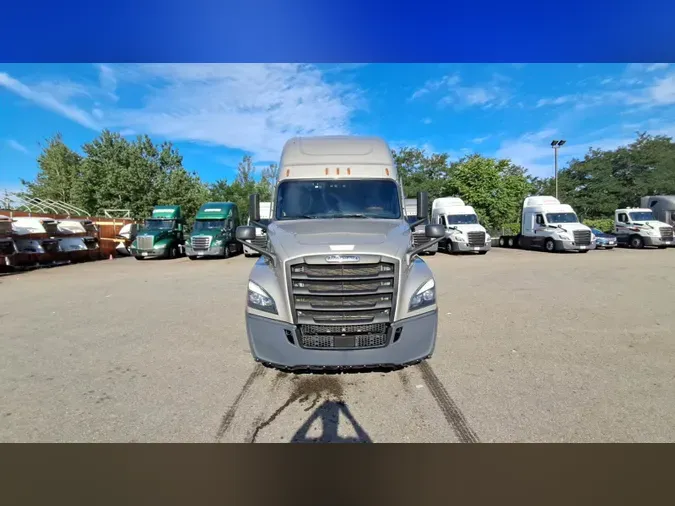 2023 Freightliner Cascadia 126