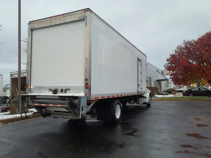 2018 FREIGHTLINER/MERCEDES M2 106