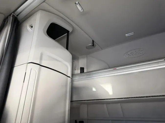 2022 Peterbilt 579
