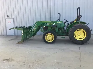 2018 John Deere 5075E