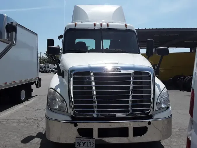 2018 FREIGHTLINER/MERCEDES CASCADIA 125