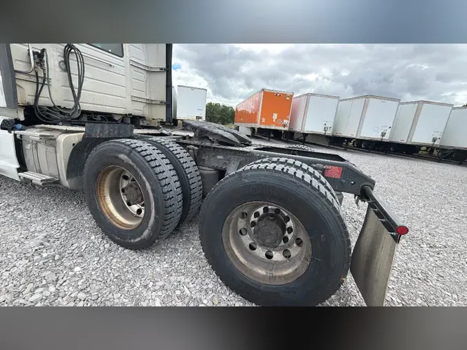 2020 Volvo VNL300