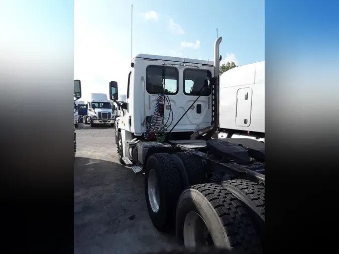 2017 FREIGHTLINER/MERCEDES CASCADIA 125