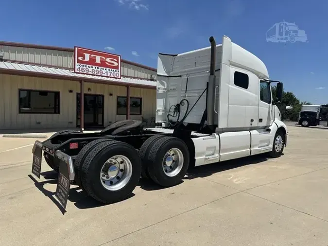 2021 VOLVO VNL64T740
