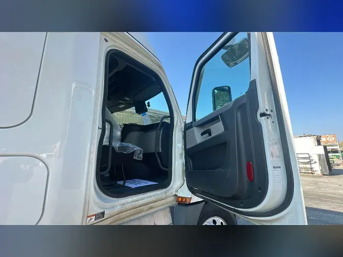 2021 Freightliner Cascadia 126