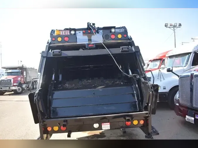 2019 PETERBILT 337