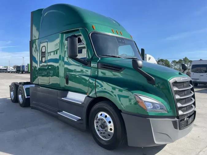 2020 Freightliner Cascadia 126